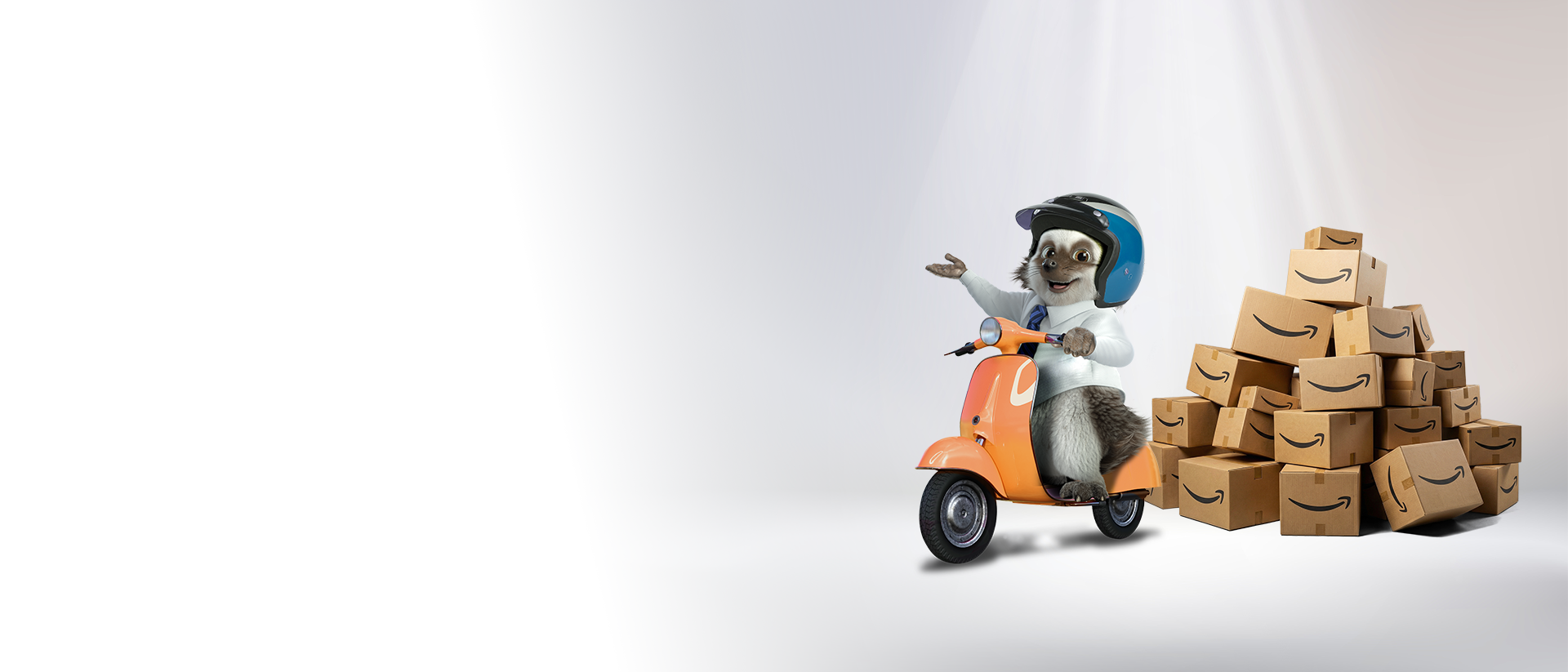 Erizo montado en moto con cajas de Amazon detrás