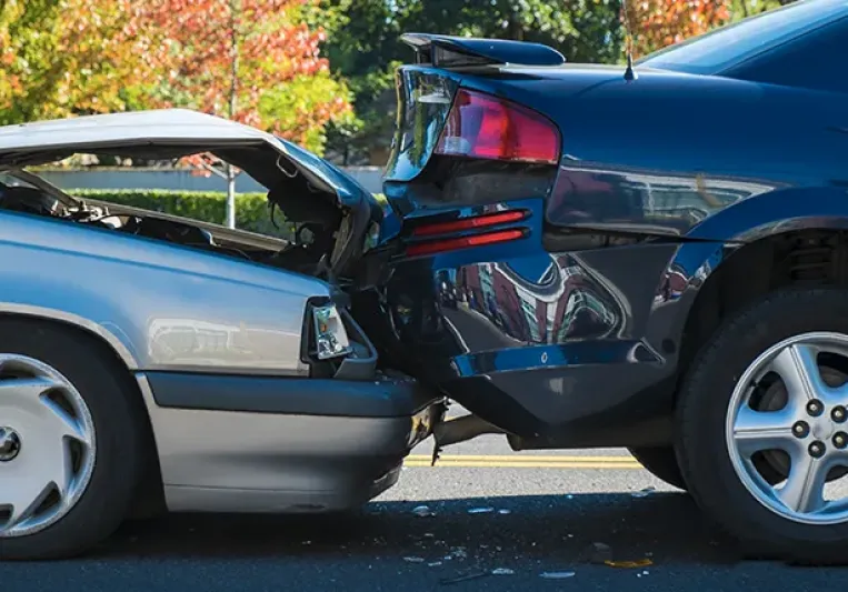 Abandonar coche en un Accidente