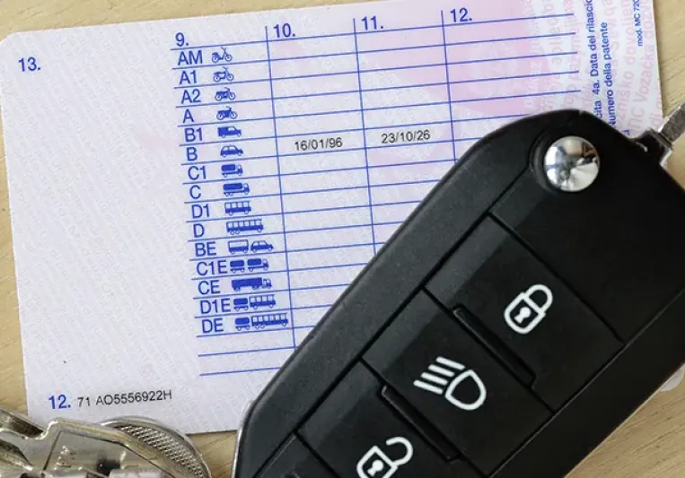 como recuperar 4 puntos del carnet