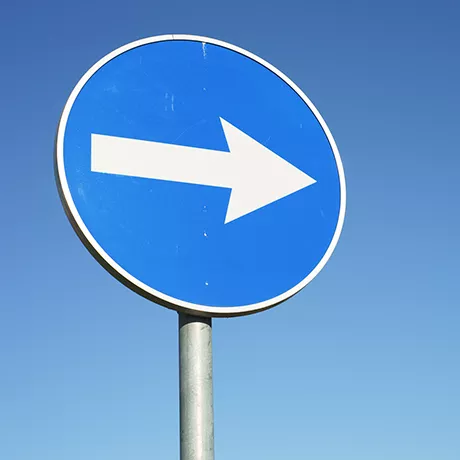 Señal dirección obligatoria